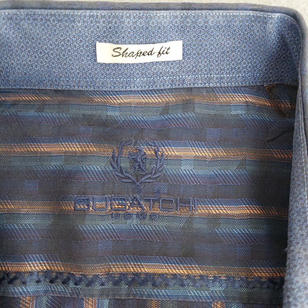 This sophisticated Bugatchi Uomo button-down feat… - image 2